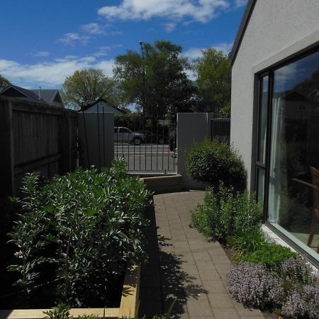 Garden Bed And Breakfast ไครสต์เชิร์ช ภายนอก รูปภาพ