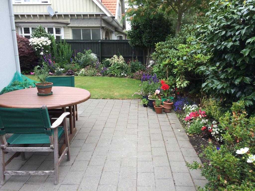 Garden Bed And Breakfast ไครสต์เชิร์ช ภายนอก รูปภาพ