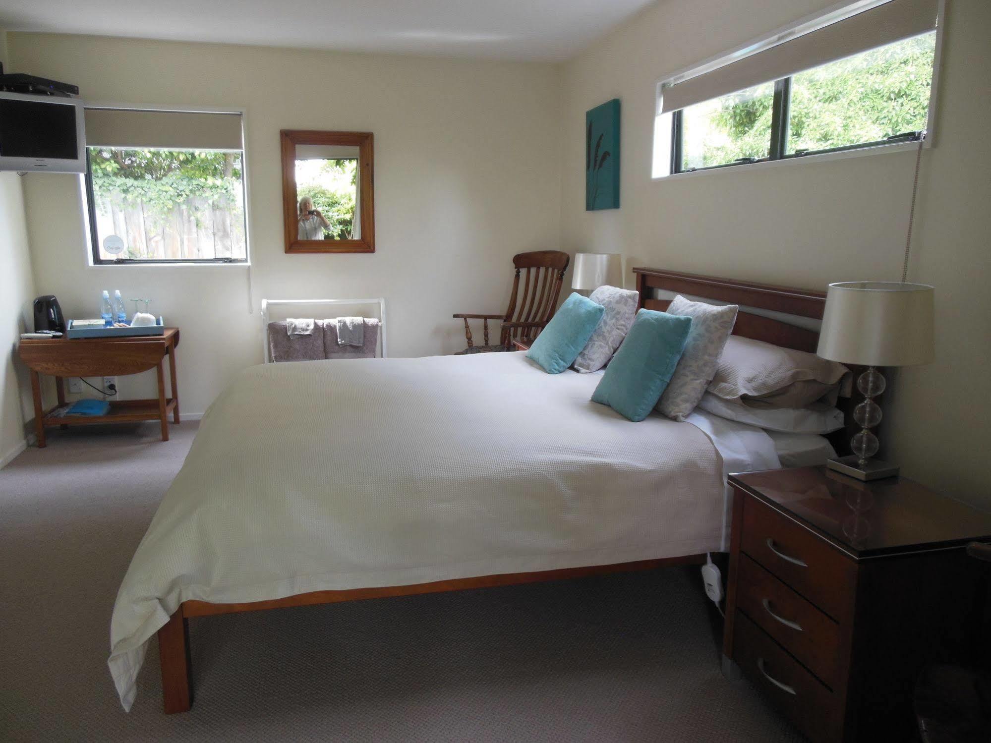 Garden Bed And Breakfast ไครสต์เชิร์ช ภายนอก รูปภาพ