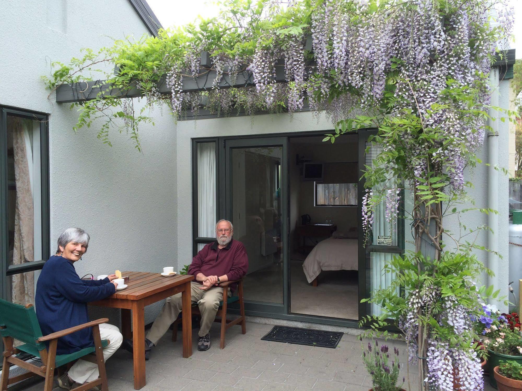 Garden Bed And Breakfast ไครสต์เชิร์ช ภายนอก รูปภาพ