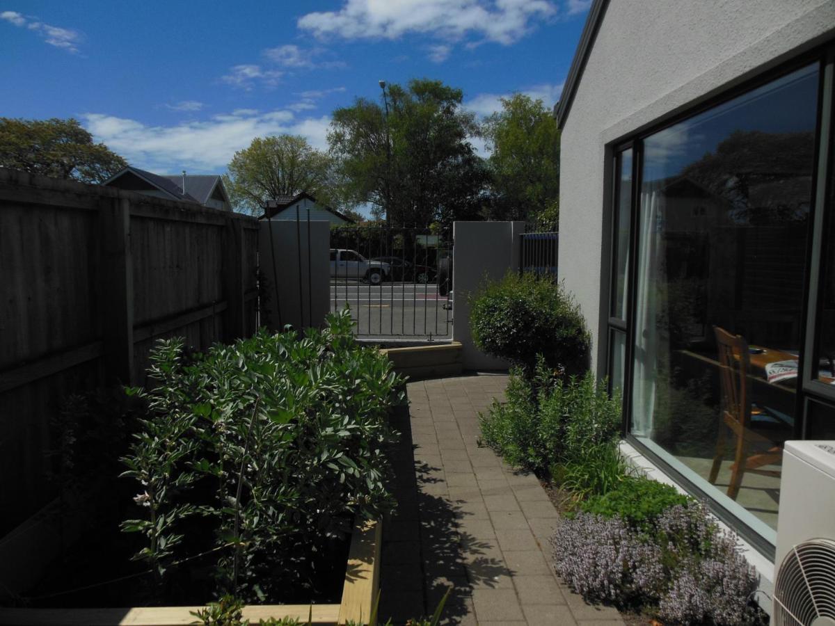 Garden Bed And Breakfast ไครสต์เชิร์ช ภายนอก รูปภาพ